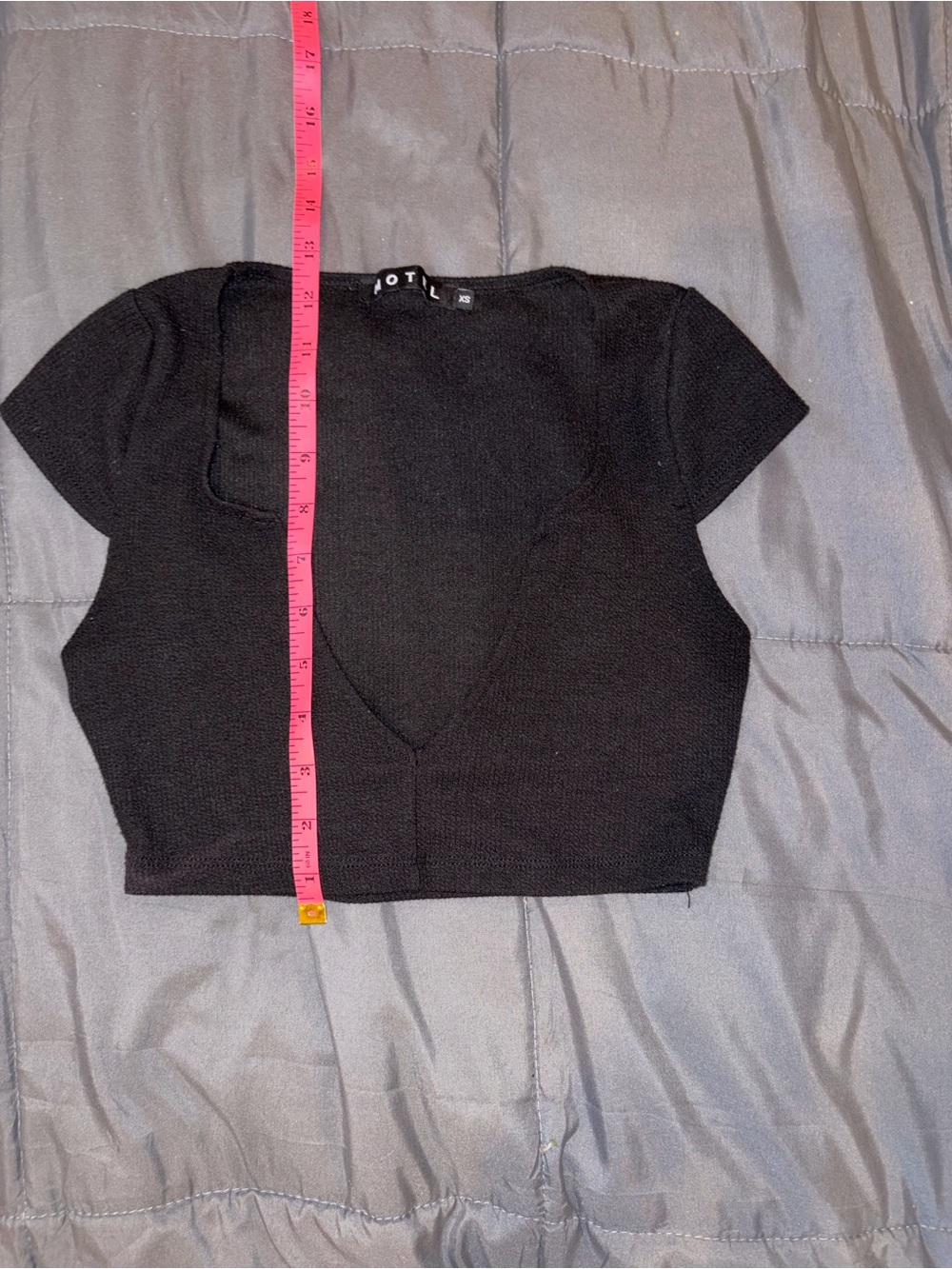 Motel Black Deep V Notch Neck Crop Top XS - Picture 5 of 5